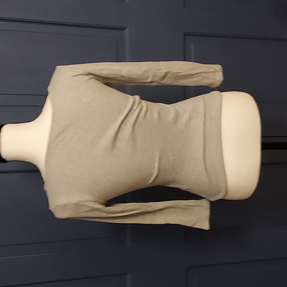 Free people three quarter sleeve soft stretchy ribbed grey top worn once sz sm - Picture 3 of 3